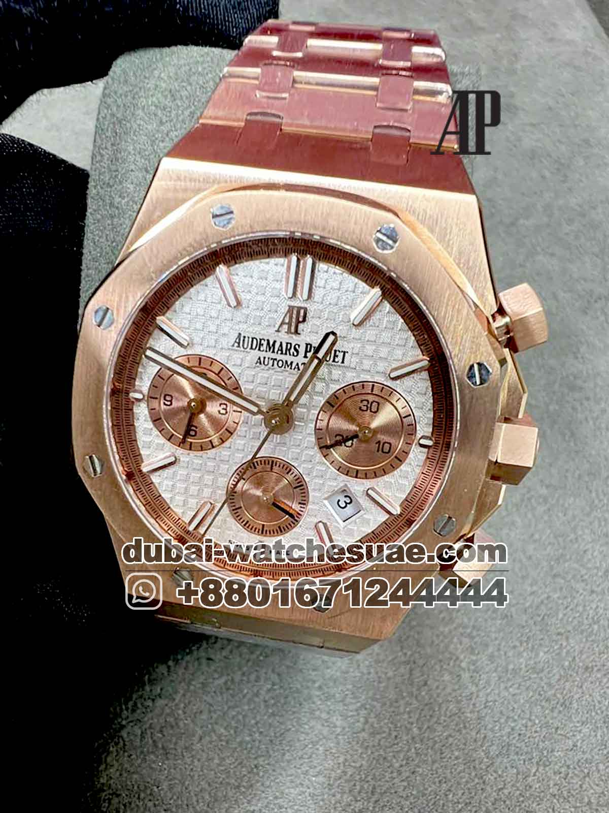 6-a copy Audemars Piguet Royal Oak Chronograph selfwinding White Dial With Golden Sub Dial Rose gold Bezel And Bracelet